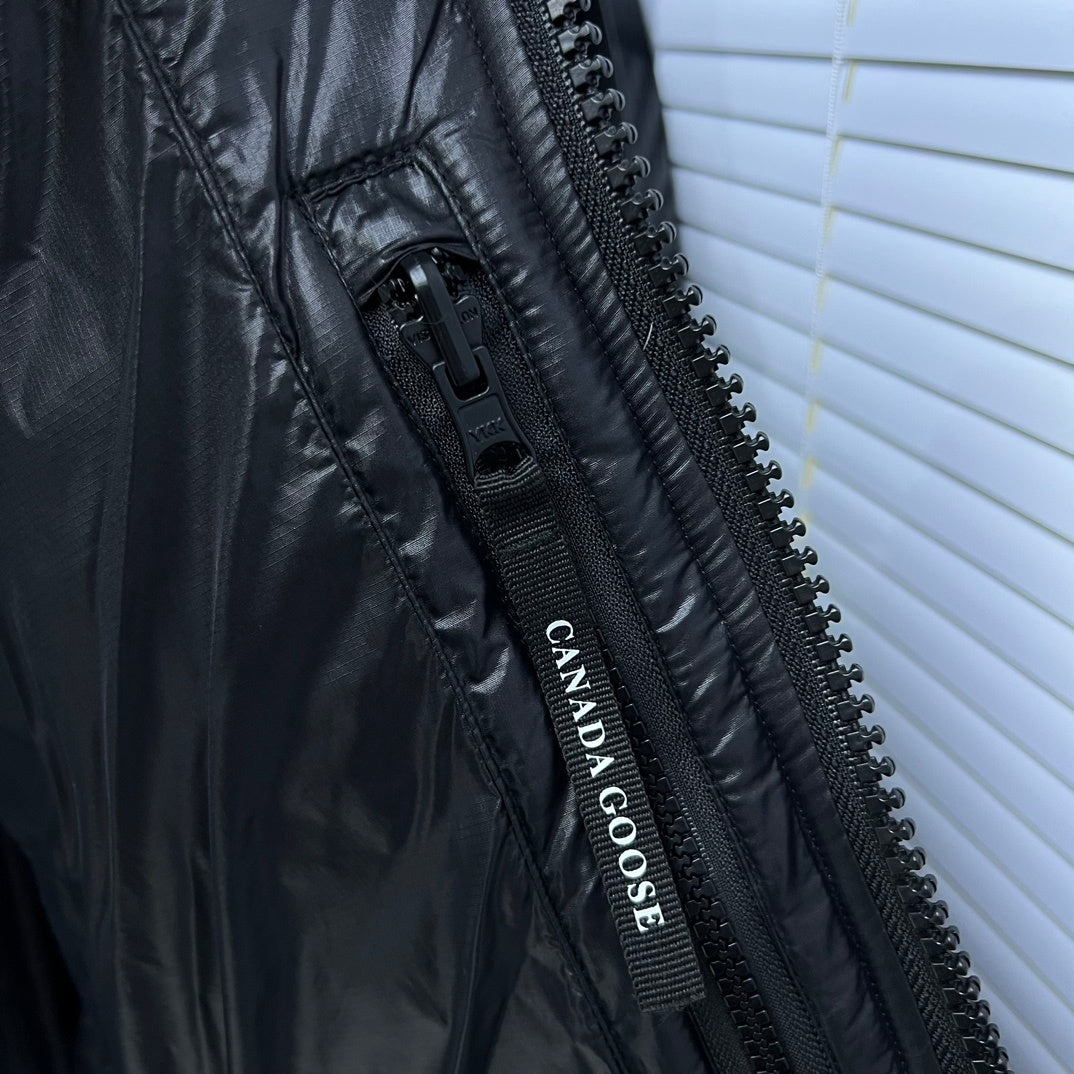 Canada Goose Hooded Puffer Jacket in Black with Classic Logo Patch