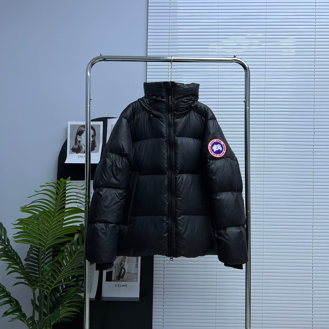 Canada Goose Hooded Puffer Jacket in Black with Classic Logo Patch